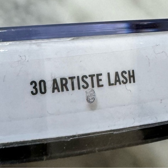 Mac “30 Artiste Lash,” Eyelash Extensions - Picture 4 of 4